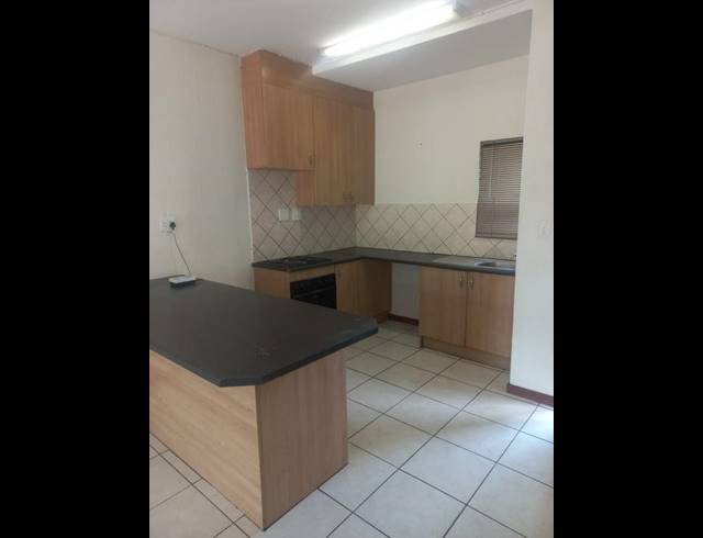 2 BEDROOM PROPERTY TO RENT IN VANDERBIJLPARK CW 1